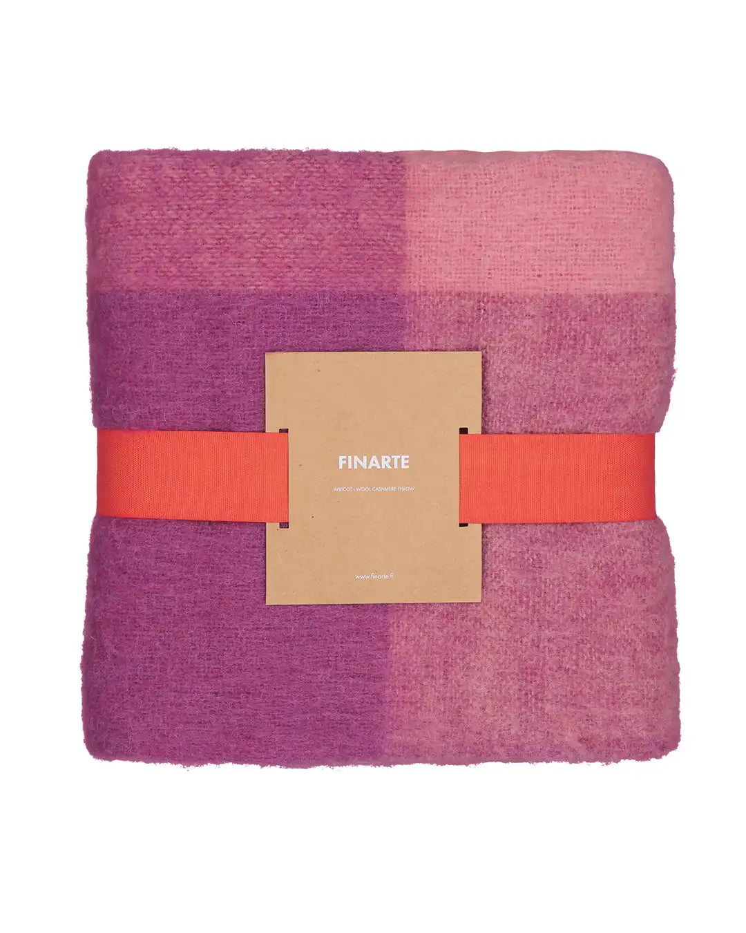 finarte-apricot-throw-3-768x960