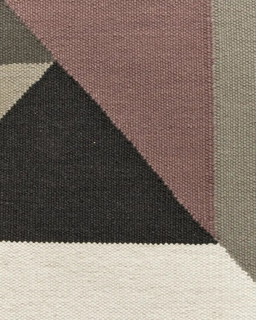 finarte-triangle-grey-rosa-mood-1